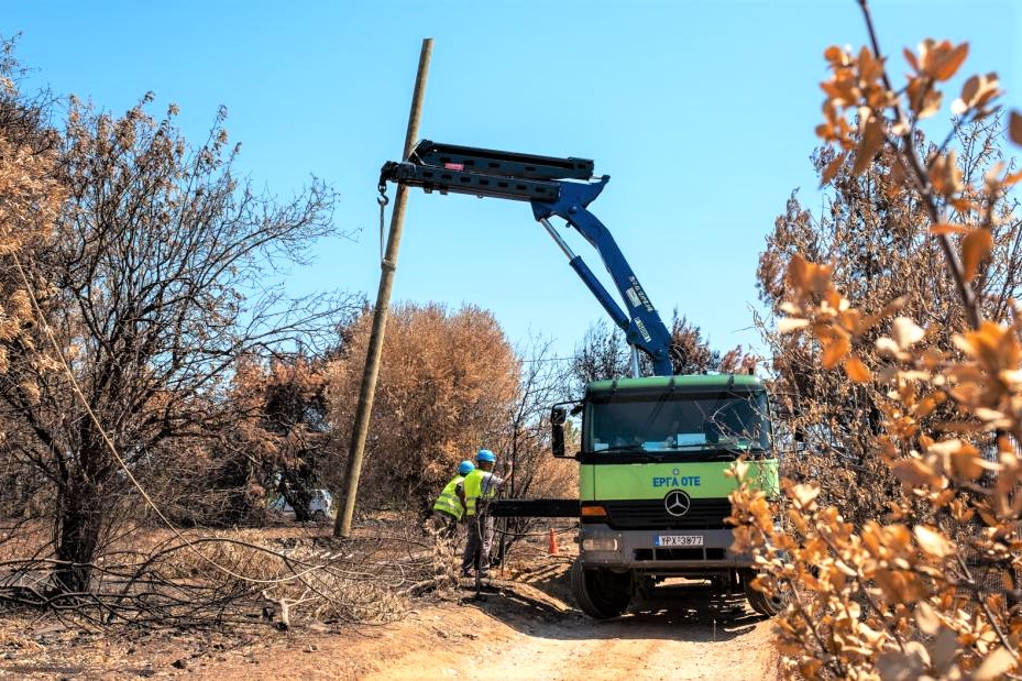ΟΤΕ: Προχωράει η αποκατάσταση των εκτεταμένων ζημιών στο δίκτυο σταθερής από τη φωτιά στην Πεντέλη