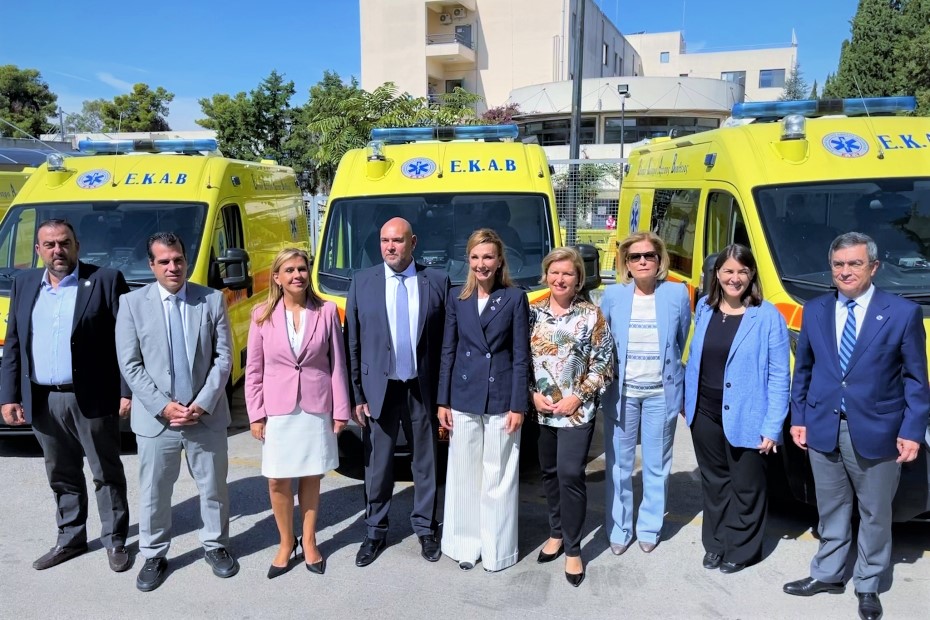 Έξι νέα ασθενοφόρα στο ΕΣΥ προσφέρει η Ένωση Ελλήνων Εφοπλιστών