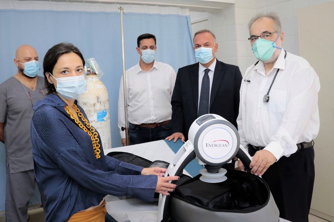 Energean: Δωρεά συσκευής αυτόματων θωρακικών συμπιέσεων στο κέντρο υγείας Πρίνου