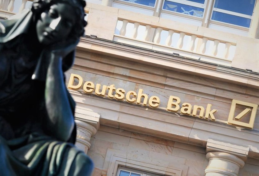 Deutsche Bank: Αβεβαιότητες και NPEs  ρίχνουν τις τιμές - στόχους για τις ελληνικές τράπεζες – Σύσταση buy μόνο για την Εθνική