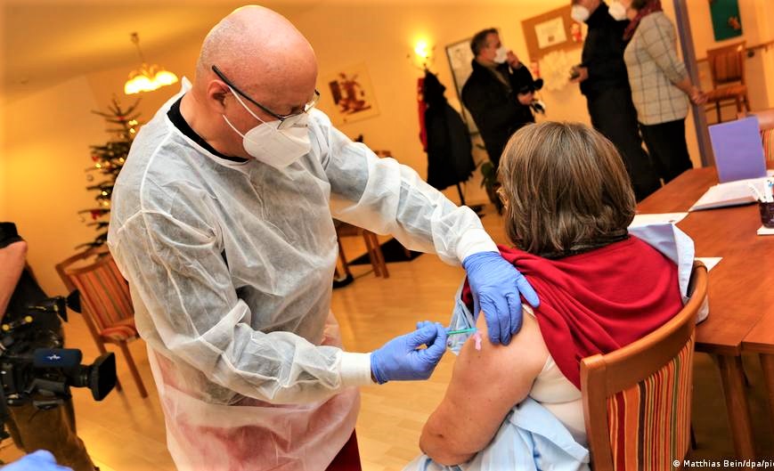 Γερμανική Βουλή: Πέρασε ο υποχρεωτικός εμβολιασμός για γιατρούς και νοσηλευτές - Προθεσμία μέχρι 15 Μαρτίου 2022 