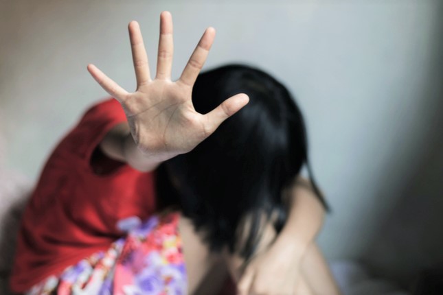 Συνελήφθη για μαστροπεία η μητέρα της 12χρονης που έπεσε θύμα βιασμού