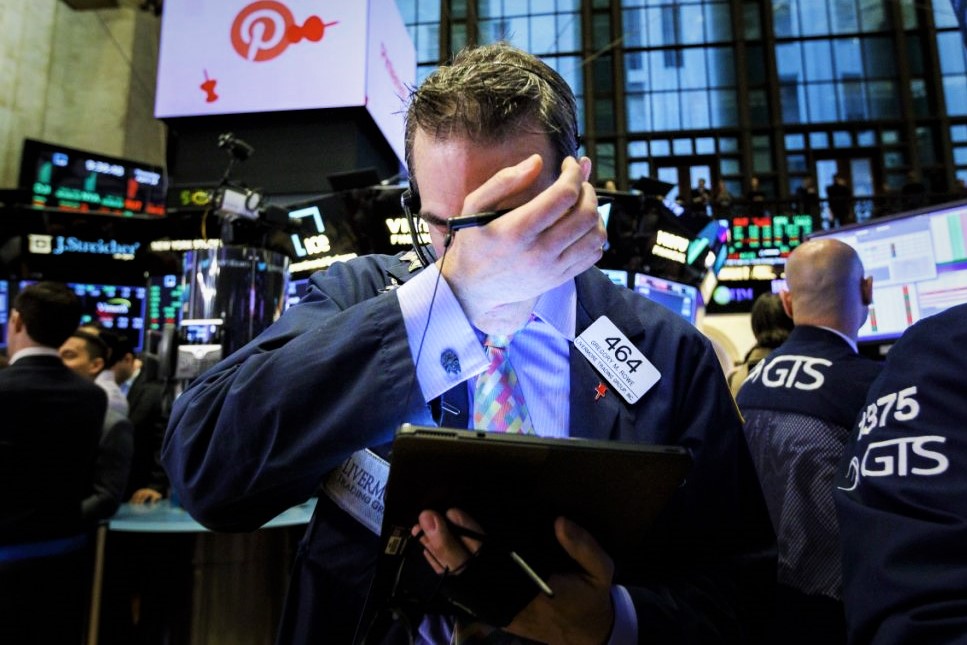 Wall Street: Άγριο sell off με ορατούς πλέον τους φόβους για στασιμοπληθωρισμό