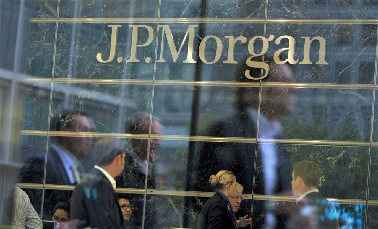JP Morgan: Δίνει «risk off» για τα ελληνικά ομόλογα - Είναι  ευάλωτα αλλά ελκυστικά 