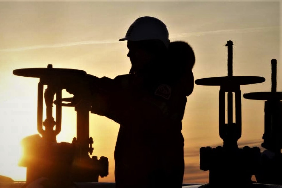 Πετρέλαιο: Άλμα άνω του 2% στις τιμές όσο οι επενδυτές «χωνεύουν» τις εξελίξεις